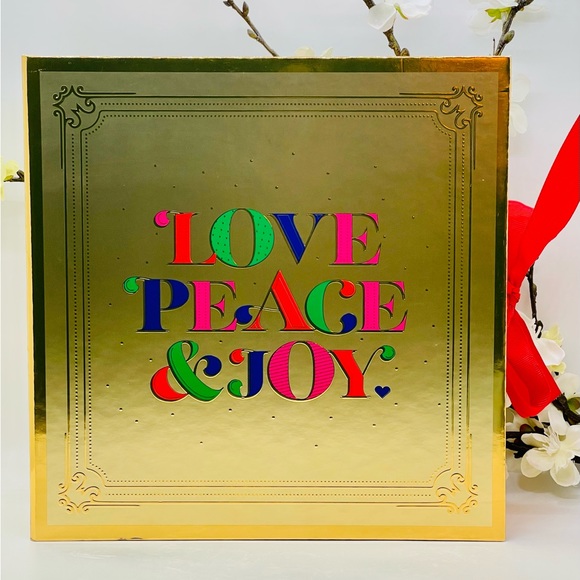 Bath and Body Works Snowflakes & Cashmere 3-Piece Gift Box Set - Picture 10 of 10